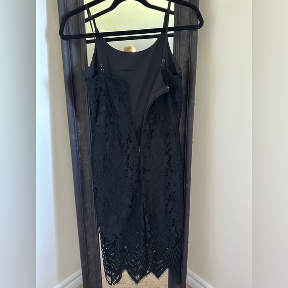 Gorgeous Bella Luxx dress - Picture 4 of 4